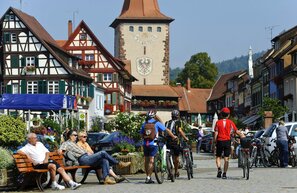 © Gengenbach ist eine der 30 malerischen Fachwerkstädtchen entlang der sternförmigen Regionalroute in Süddeutschland. Foto: djd/Deutsche Fachwerkstraße/D. Wissing