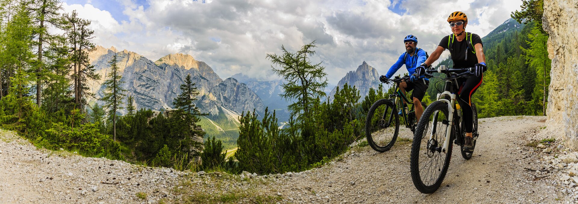 Cycling on a motorhome holiday | © Foto: Gorilla - stock.adobe.com