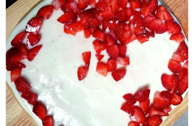 Strawberry cake in a pan | © Foto: Doreen Düe