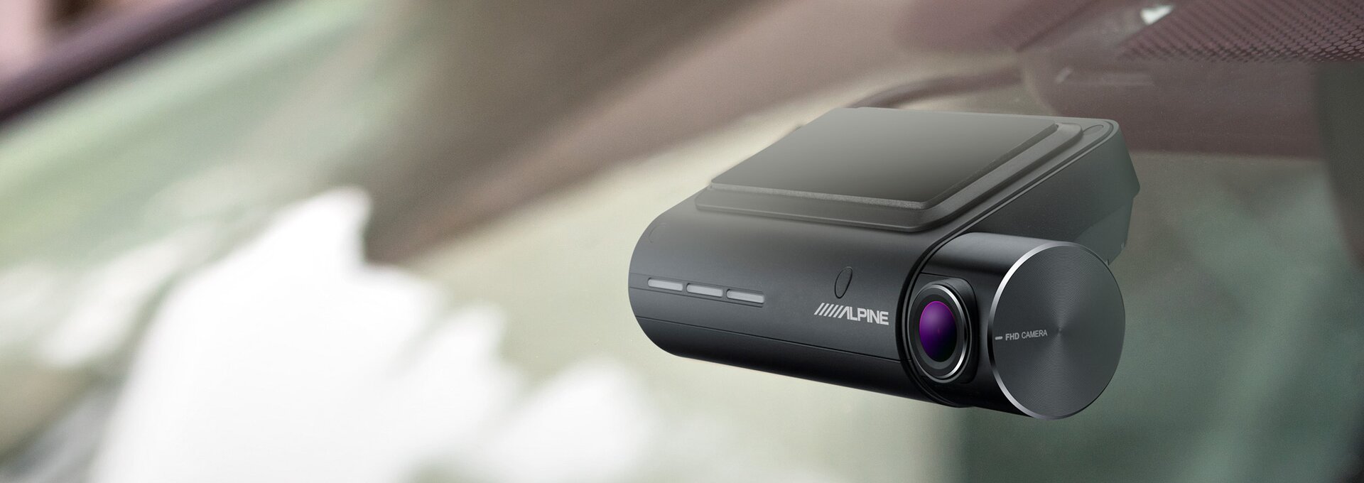 Alpine DVR-F800 Pro installed | © ALPS ALPINE Europe GmbH