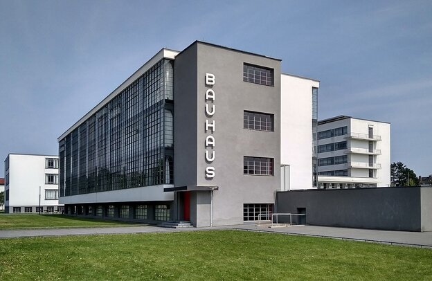 Bauhaus Dessau, German Avenue Road | © Von Aufbacksalami - Eigenes Werk, CC BY-SA 4.0, https://commons.wikimedia.org/w/index.php?curid=73392906