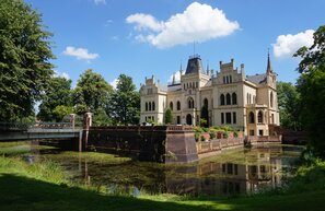 © Schloss Evenburg in Leer © Deutsche Fehnroute