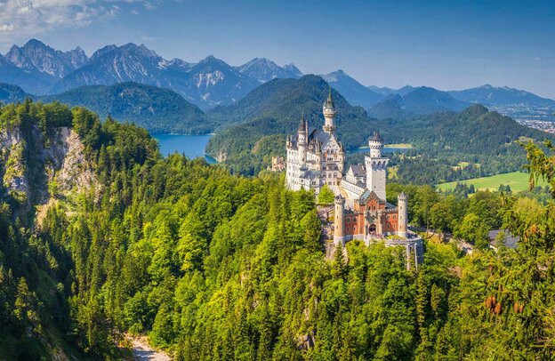 Neuschwanstein, Romantic Road | © Neuschwanstein © JFL Photography - stock.adobe.com