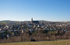 © Blick auf die Stadt Schneeberg, Bergbau Landschaft © Jens_Kugler