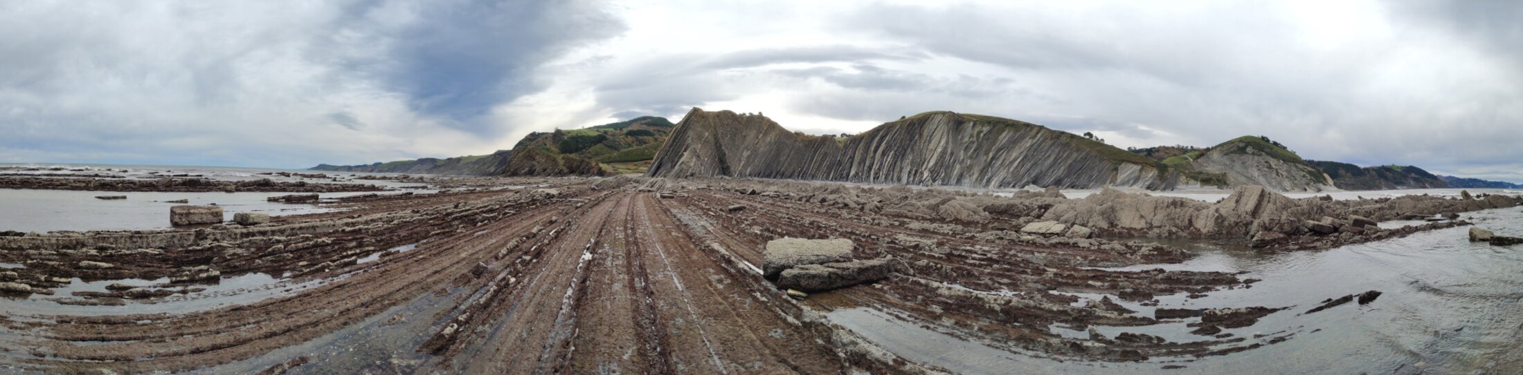 Flysch Sakoneta (Deva) | © Flysch Sakoneta (Deva) | Oskar Prieto Flysch Sakoneta (Deva) | © Flysch Sakoneta (Deva) | Oskar Prieto