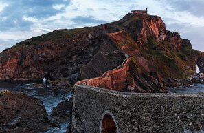 Sunrise in Gaztelugatxe (Basque Country) | © Sunrise in Gaztelugatxe (Basque Country) | samael334 - stock.adobe.com