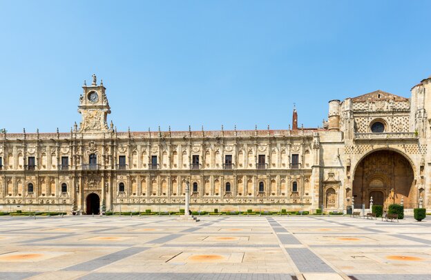 San Marcos monastery - Leon | © San Marcos monastery - Leon, Spain © Noradoa adobe.stock.com