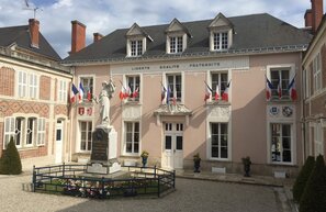 Hautvillers - France | © Hautvillers - France ©Jrgoodrich, CC BY-SA 3.0, via Wikimedia Commons
