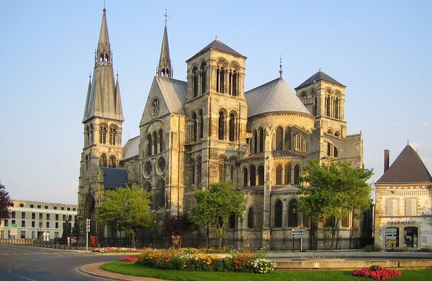 Notre-Dame-en-Vaux | © Notre-Dame-en-Vaux ©Thbz, Public domain, via Wikimedia Commons
