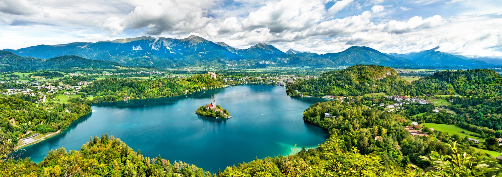 Lake Bled, Slovenia Camping Motorhome Route | © Lake Bled - Foto: Leonid Andronov - stock.adobe.com Lake Bled, Slovenia Camping Motorhome Route | © Lake Bled - Foto: Leonid Andronov - stock.adobe.com