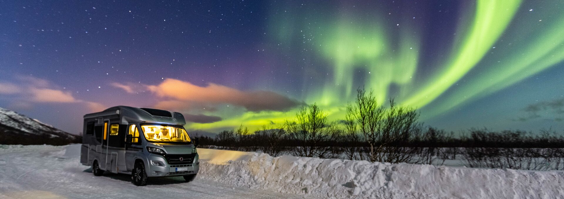 Camping Finland Aurora Borealis Motorhome | © Foto: sokko_natalia, stock.adobe.com Camping Finland Aurora Borealis Motorhome | © Foto: sokko_natalia, stock.adobe.com